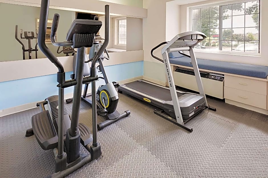 Microtel Inn & Suites By Wyndham Madison East