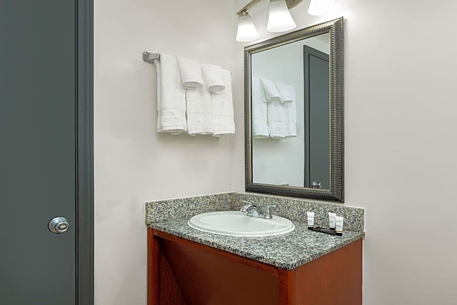 Ramada by Wyndham Tulsa Broken Arrow