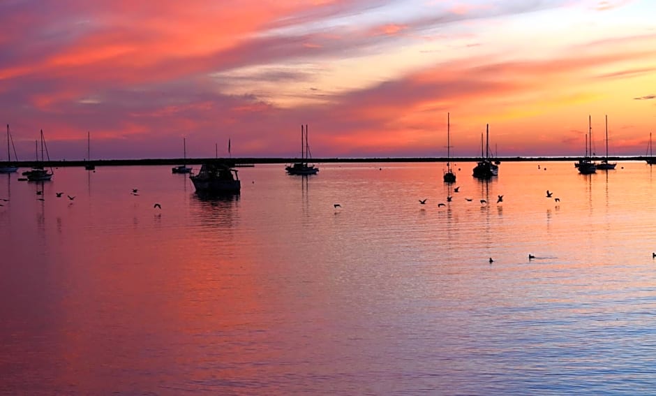 Harbor View Inn