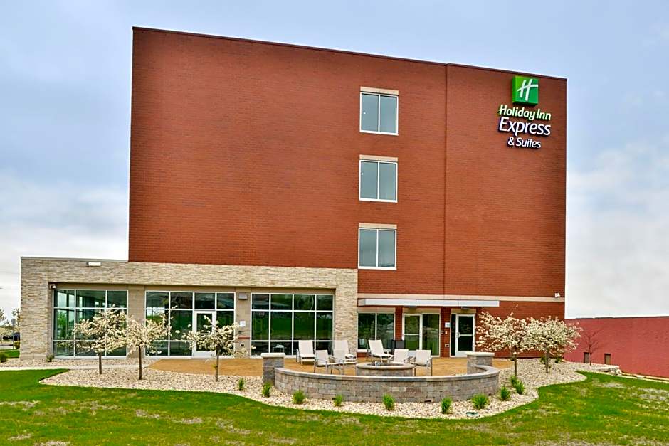 Holiday Inn Express & Suites Madison By IHG