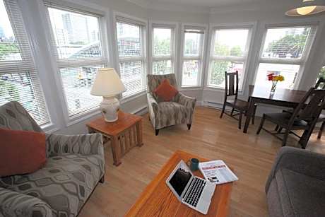 Corner One Bedroom and Den