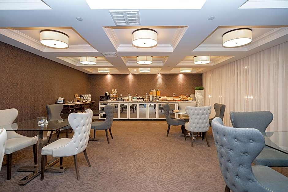 Sandman Signature Edmonton Downtown Hotel