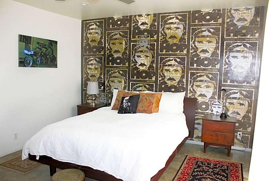 Ocean Front Vortex Female Hostel private rooms Free bikes