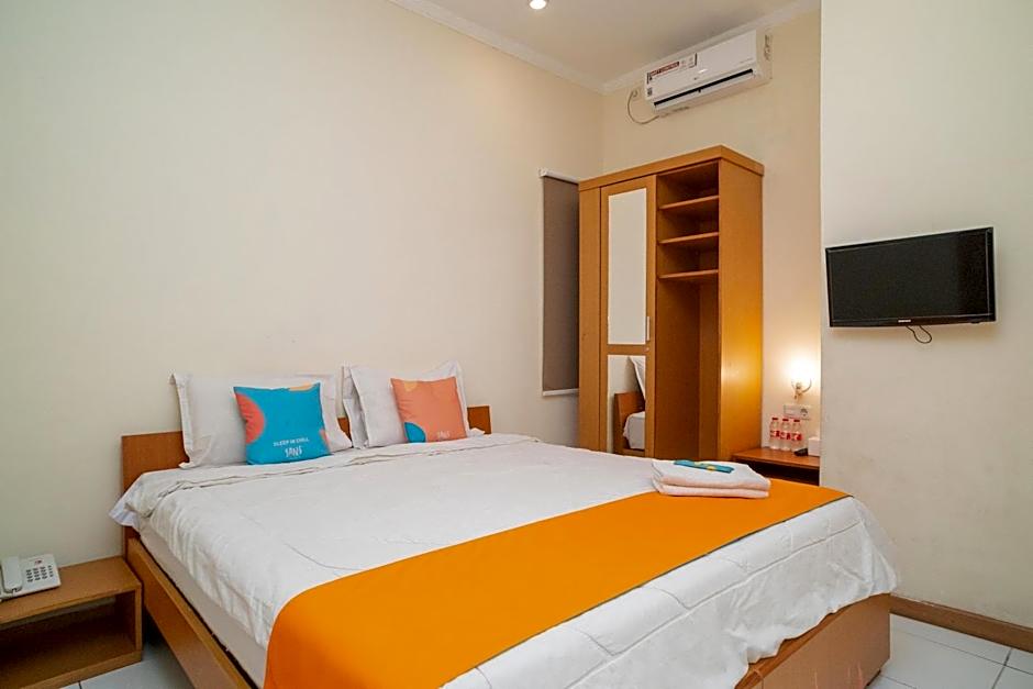 Sans Hotel FiFFa Pisang Kipas Malang