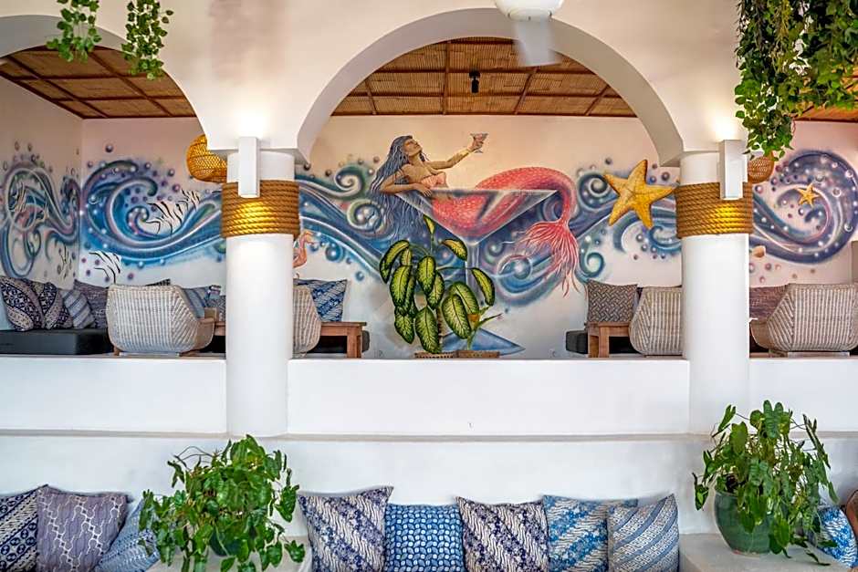 PinkCoco Uluwatu - Constant Surprises & for Cool Adults Only