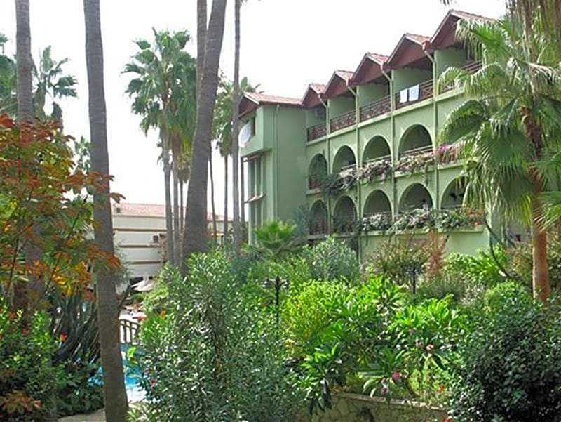 Green Paradise Beach Hotel