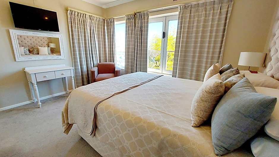 Russells on the Port