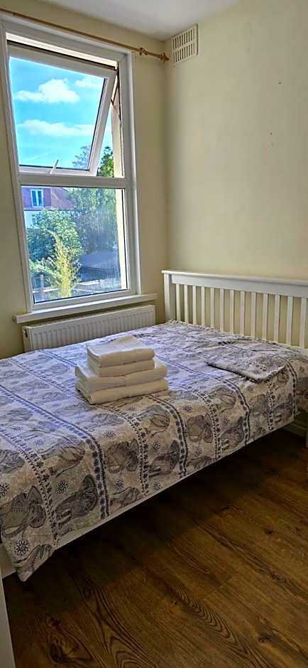 Private Rooms near Hither green Station