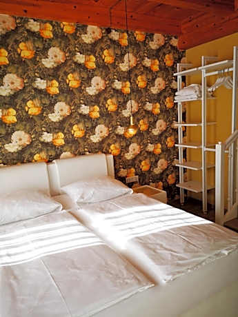 Studio Apartment with One Double Bed