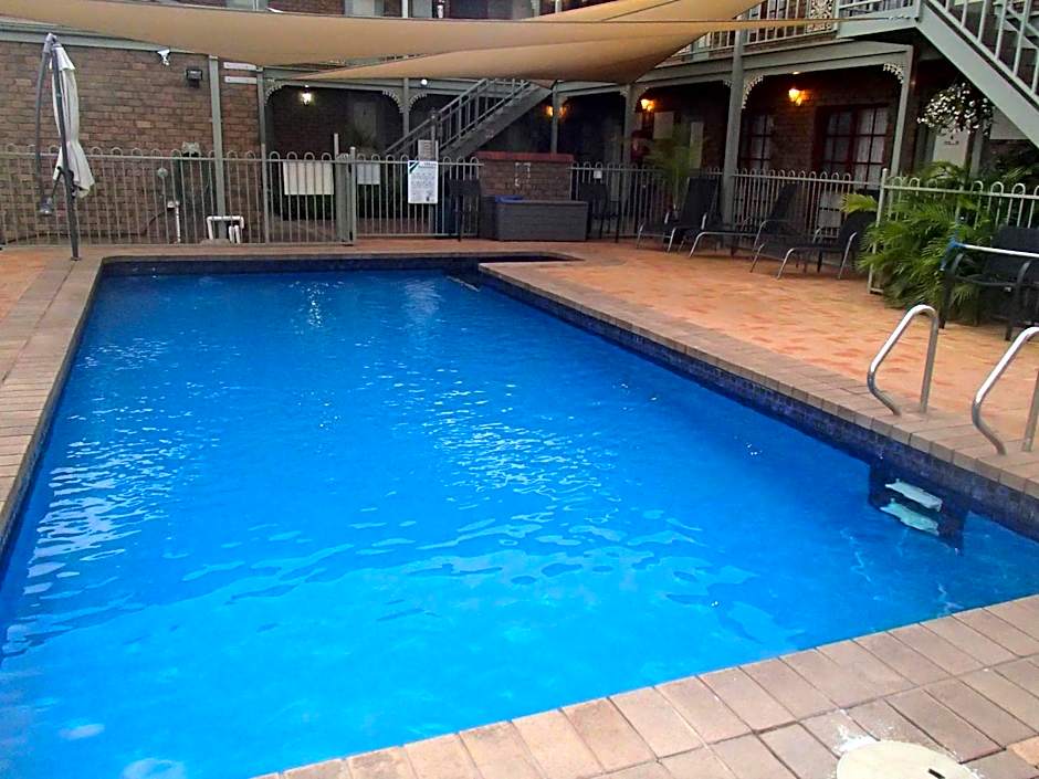 City Colonial Motor Inn