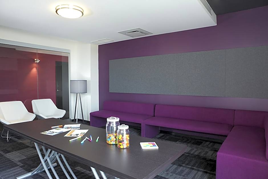 Alt Hotel Toronto Pearson