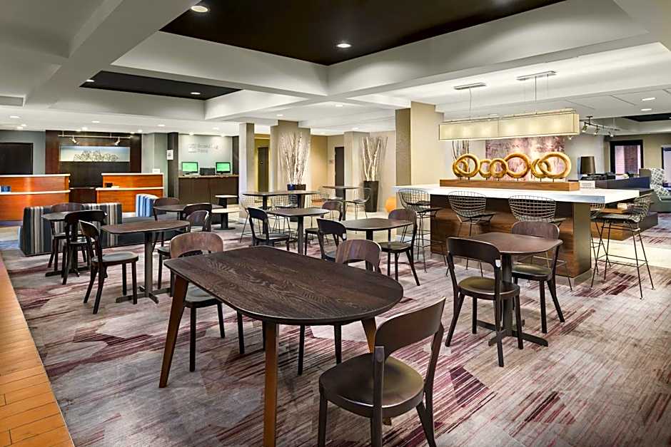 Courtyard by Marriott Chicago Bloomingdale