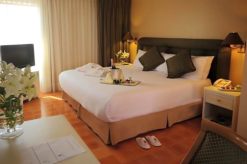 Suites del Bosque Hotel