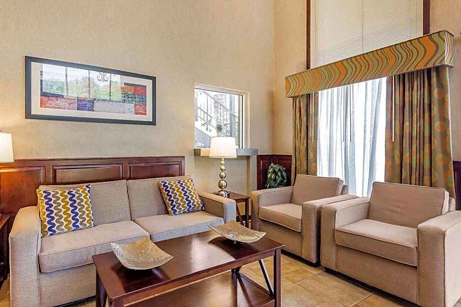 Quality Inn & Suites Sevierville - Pigeon Forge