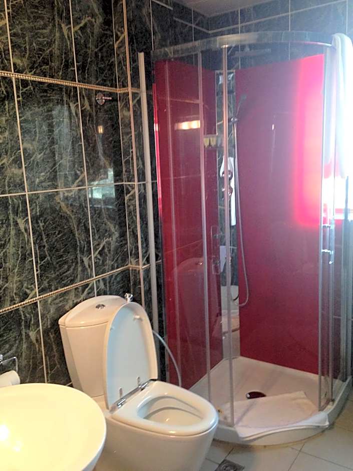 Noubou International Hotel AKWA