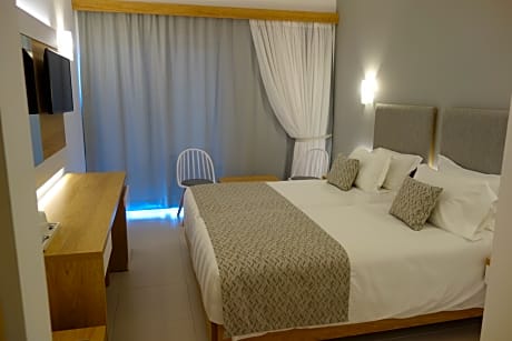 Double room with side sea view