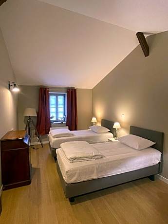 Tradition-Chambre Simple-Confort-Vue sur la campagne-Salle de bain privée séparée