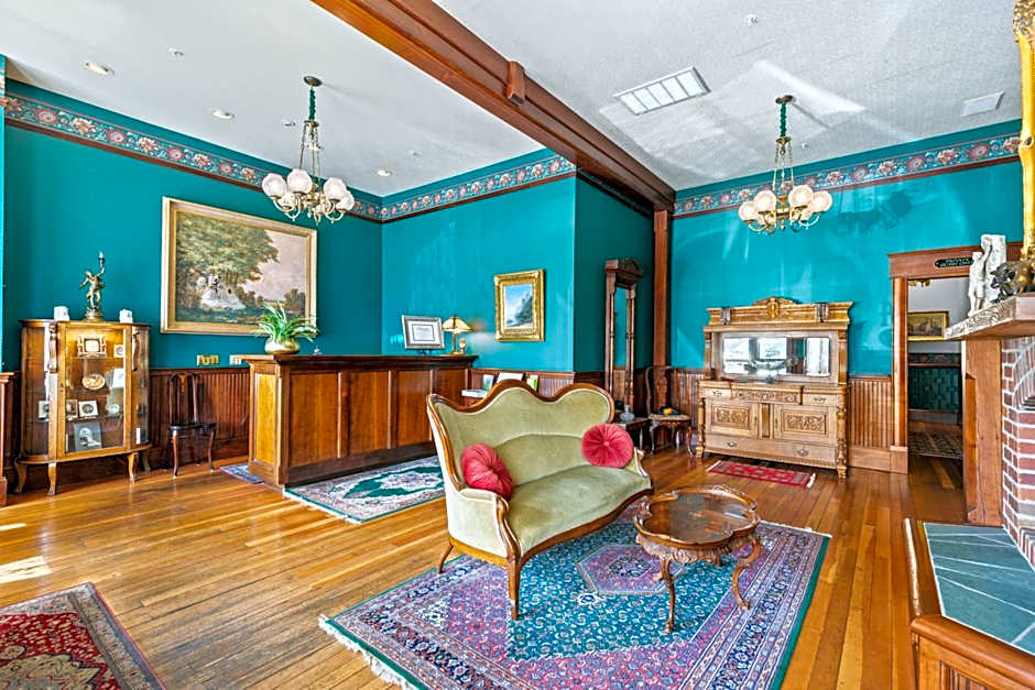 The Peerless Hotel