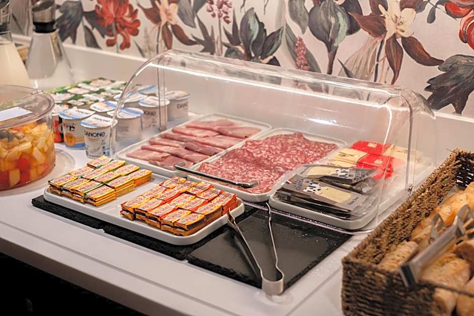 Kyriad Paris 10 - Canal Saint Martin - République