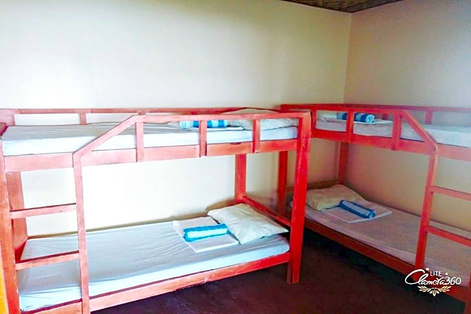 Photo 1 of 9 of Triple Room with Shared Bathroom