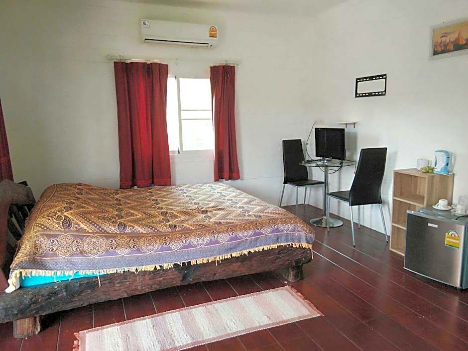 Hut Khaoyai – Khao Yai National Park, GA