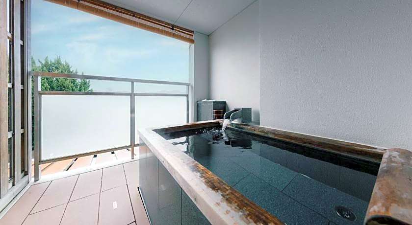 Toba Grand Hotel
