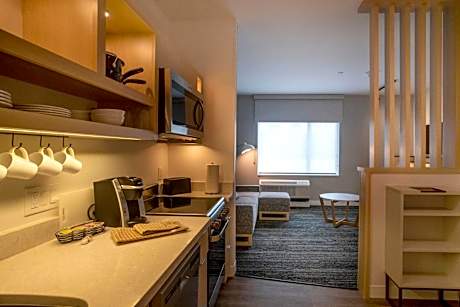 1 Bedroom Suite, 1 King, Sofa bed