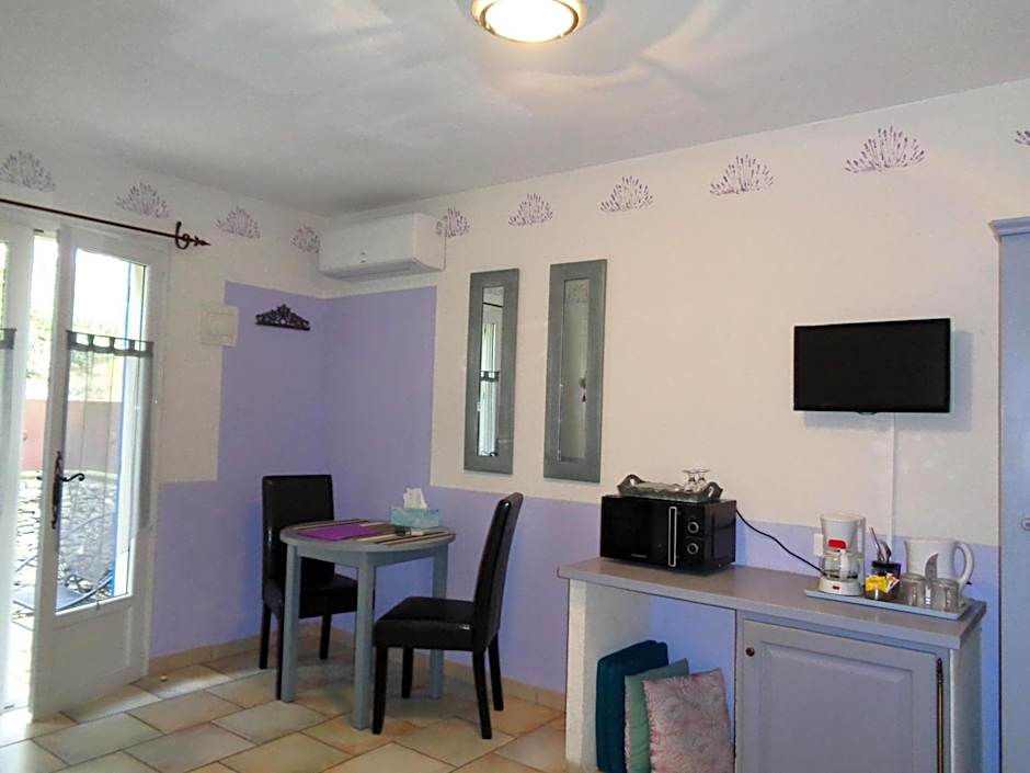 Clos des Lavandes - Chambres et Suites de charme climatisées-Luberon