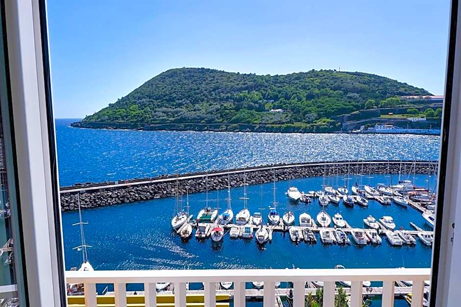 Mid-Atlantic Boutique Hostel