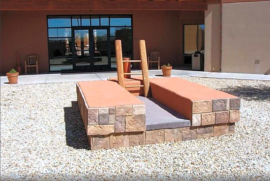 Moenkopi Legacy Inn & Suites