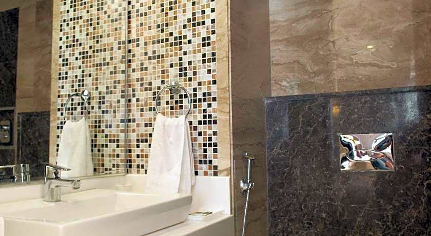 HOTEL DELHI 55 @ NEW DELHI RAILWAY STATION                                                      