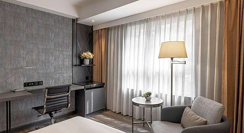 Lakeshore Hotel Metropolis