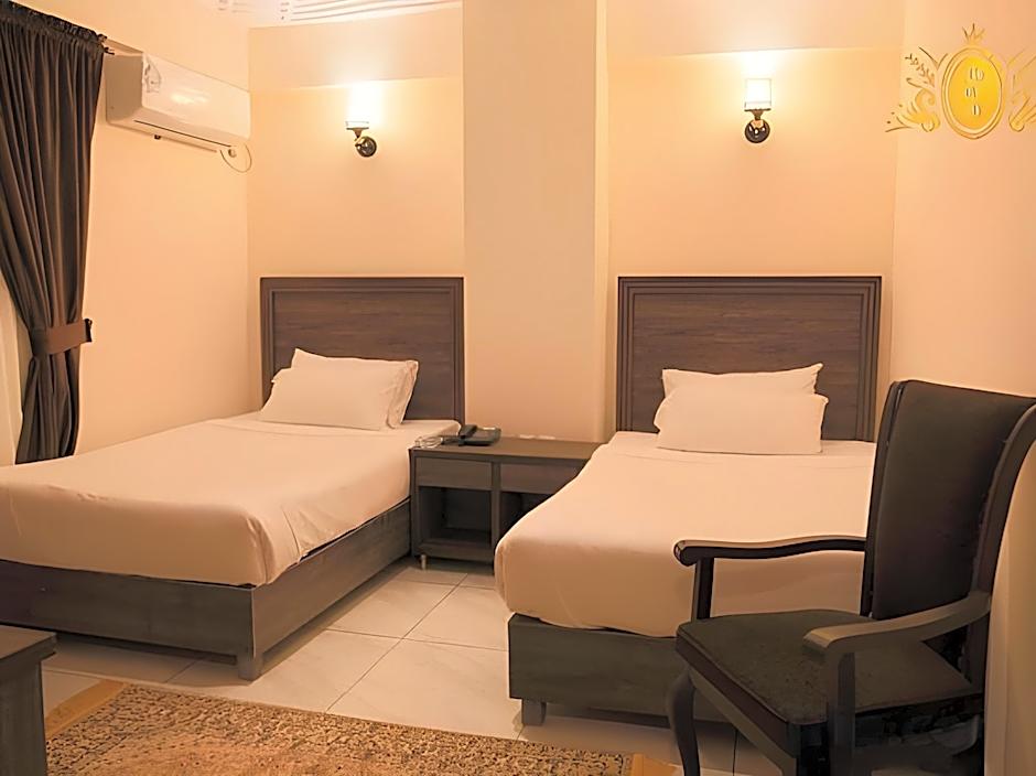 Hotel Crown Inn