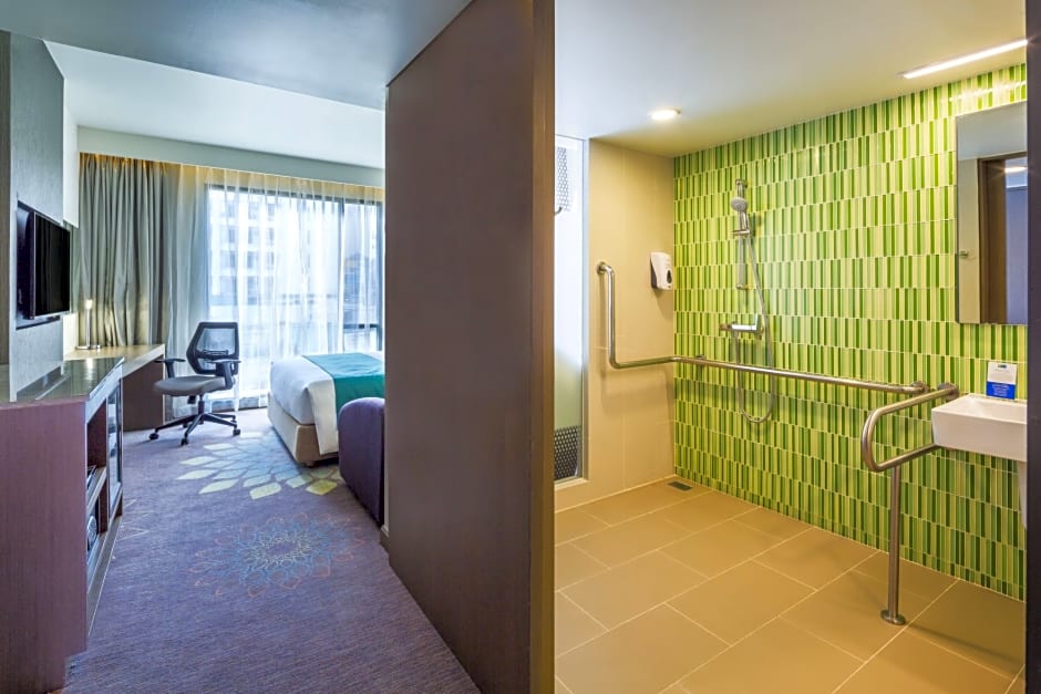 Holiday Inn Express Bangkok Sukhumvit 11 An Ihg Hotel Sha Plus Rates From Usd46
