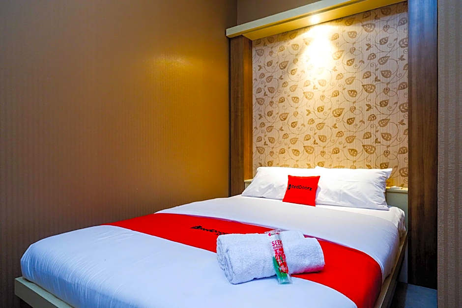 RedDoorz near Simpang Tujuh Kudus