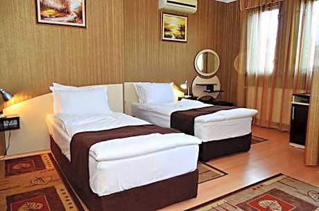 Deluxe Double or Twin Room with Balcony