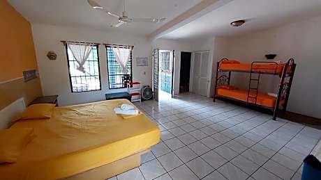 Quadruple Room with Bathroom