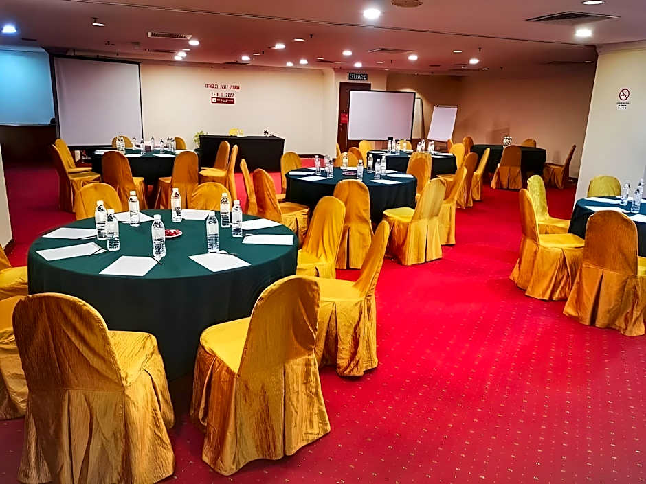 Grand Continental Kuching Hotel