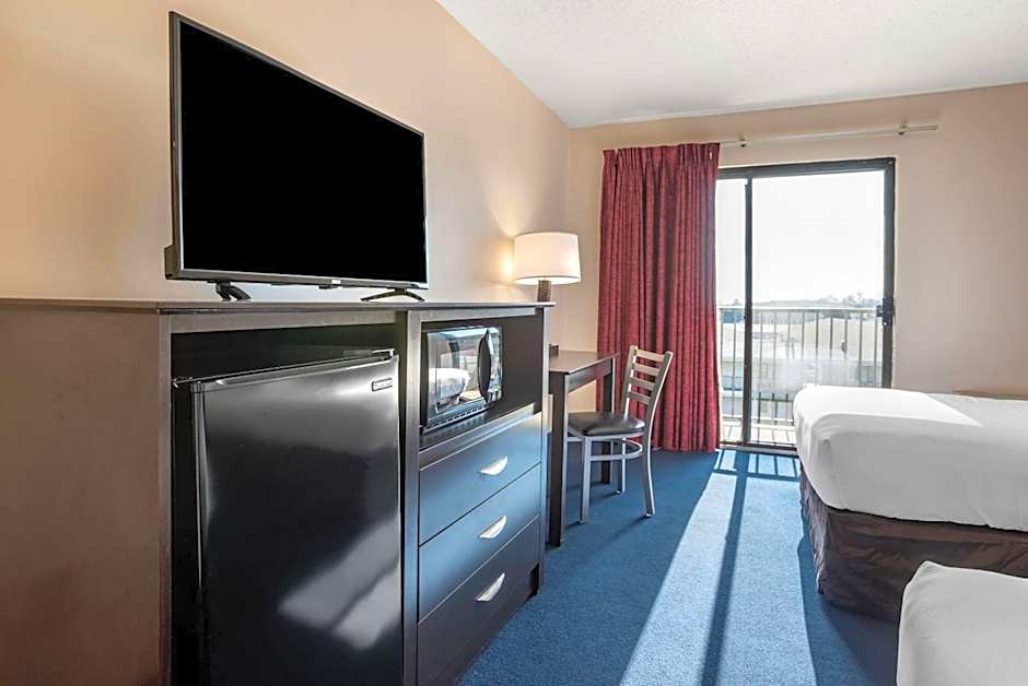 Econo Lodge Inn & Suites Rehoboth Beach