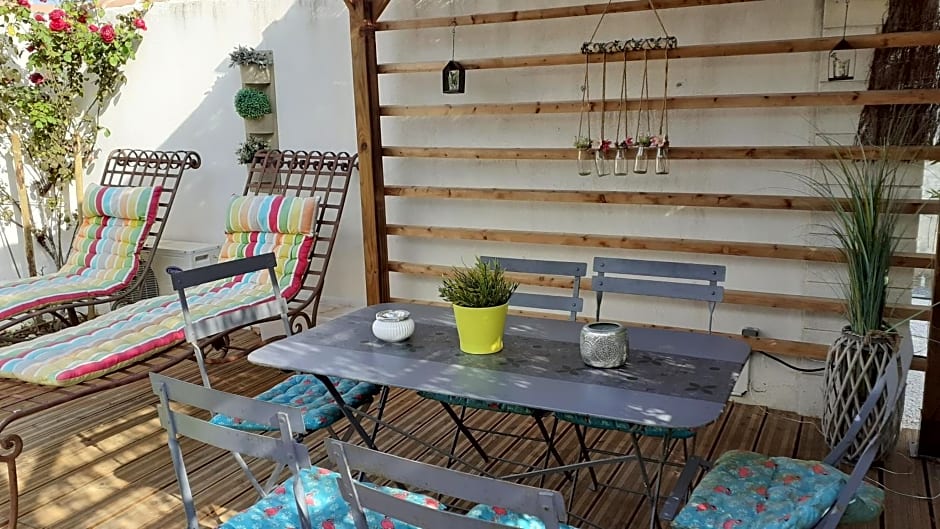Le Mas Romantique avec Jacuzzi et Sauna privé