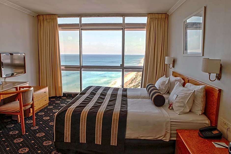 The Seasons Hotel -Studio & Suite