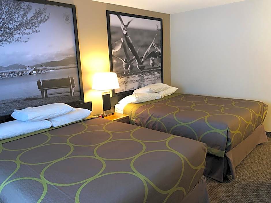 Super 8 by Wyndham Salmon Arm