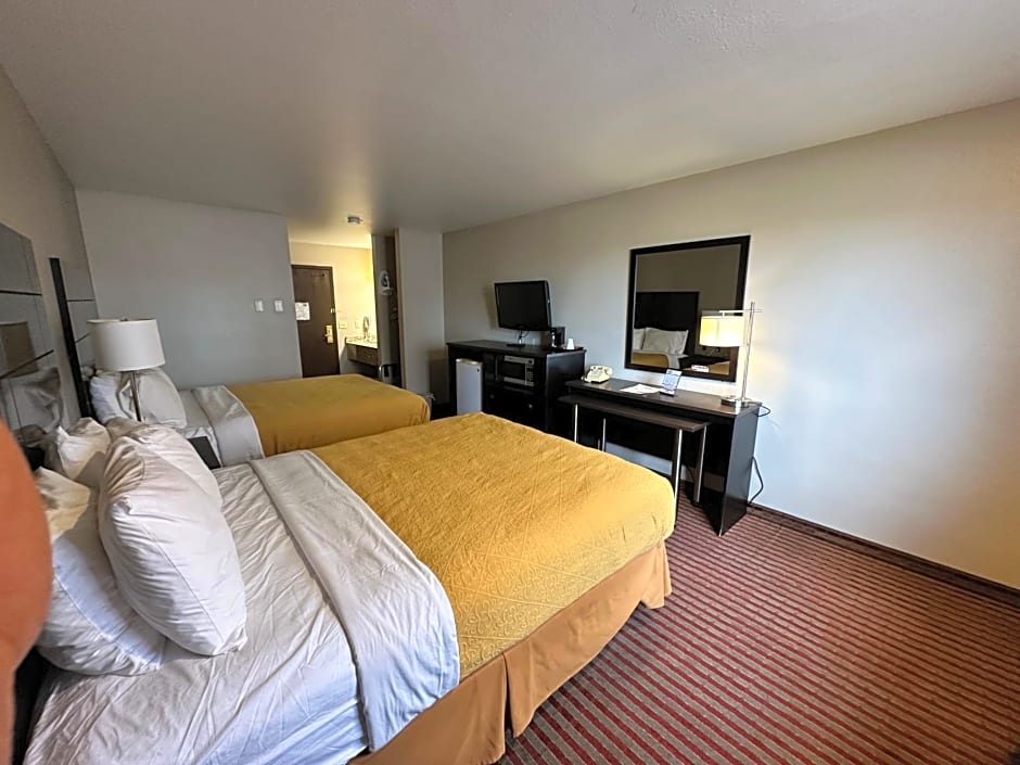 Rodeway Inn & Suites Madison East
