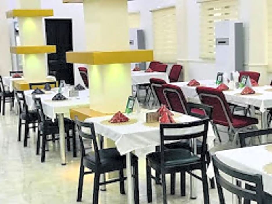 Time Oak Hotel and Suites Royale