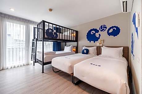 Deluxe Quadruple Room