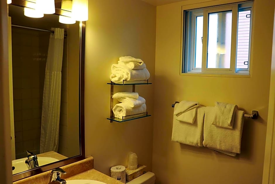 Super 8 by Wyndham Courtenay