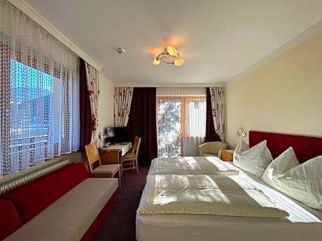 Triple Room with Mountain View