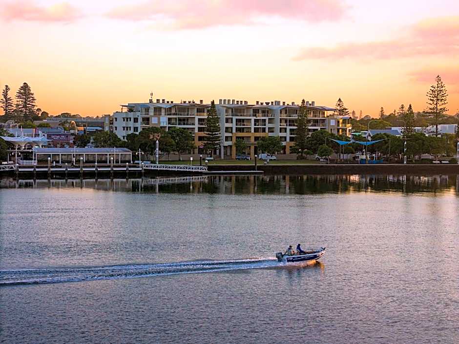 Riverside Holiday Apartments