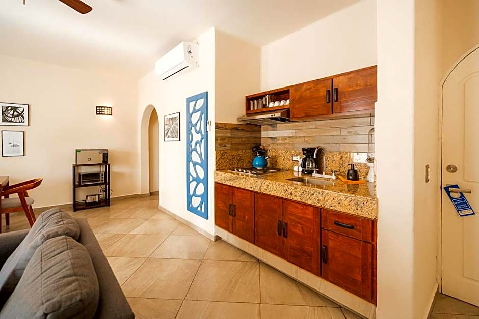 Hotel & Suites El Moro