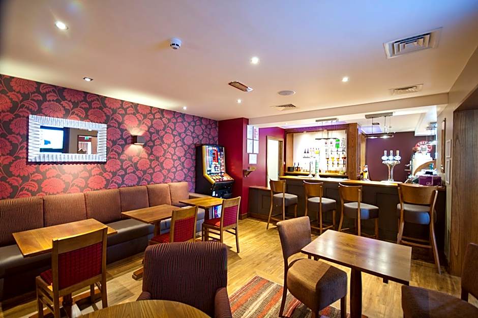 Premier Inn Edinburgh Airport - M9 Jct1